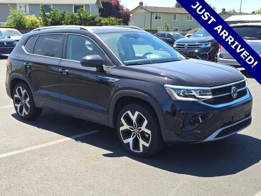 2023 Volkswagen Taos SEL photo 1