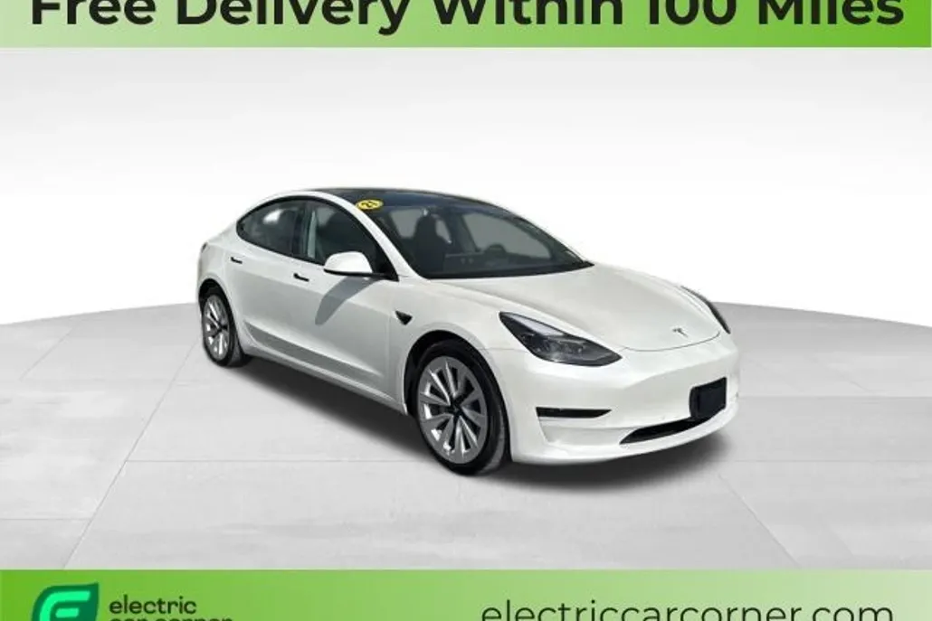 2021 Tesla Model 3 Standard Range Plus photo 1