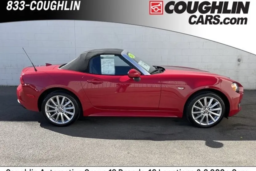 2019 Fiat 124 Spider Lusso photo 1