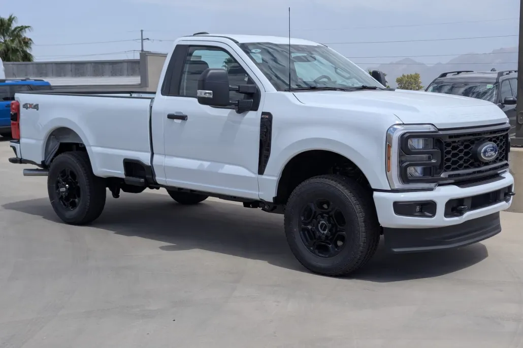 2025 Ford F-250 photo 1