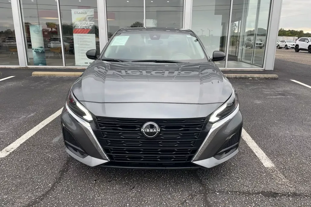 2024 Nissan Altima 2.5 SV photo 1