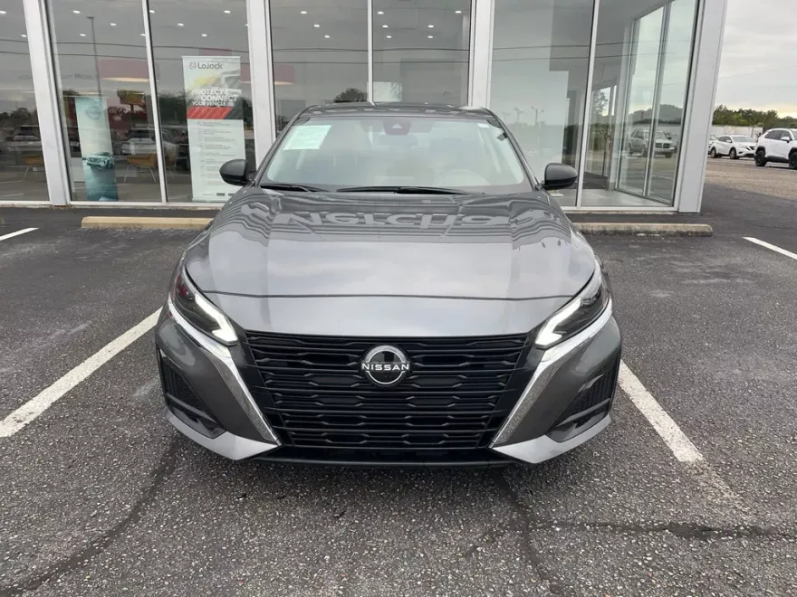2024 Nissan Altima 2.5 SV photo 1