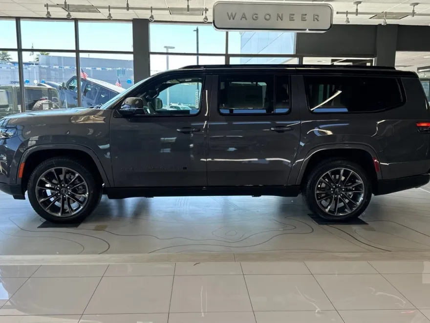 2024 Jeep Grand Wagoneer L photo 6