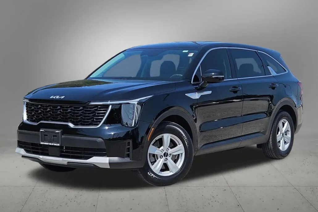 2024 Kia Sorento LX photo 1