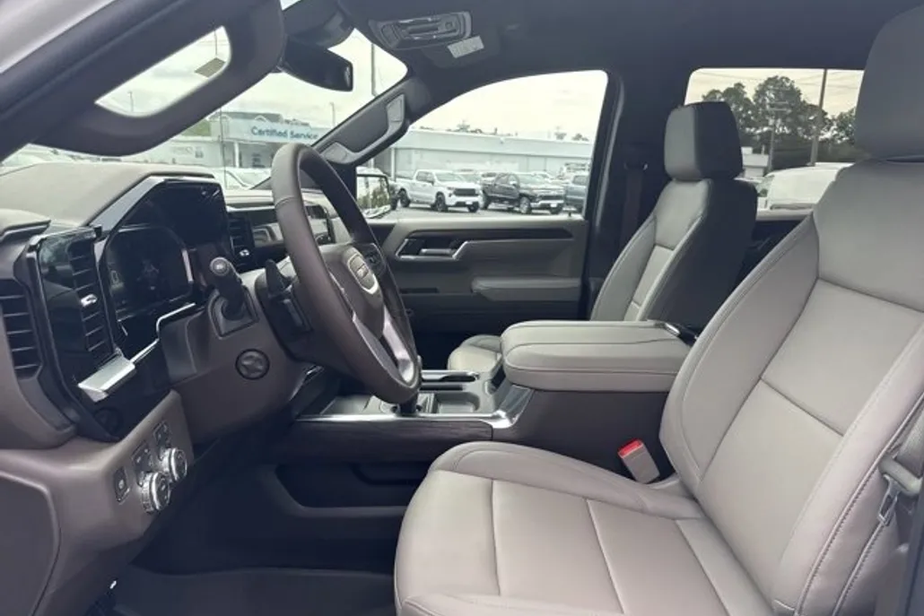 2026 Gmc Sierra 1500 SLT photo 1
