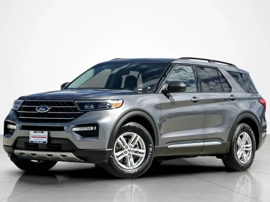 2022 Ford Explorer XLT photo 1