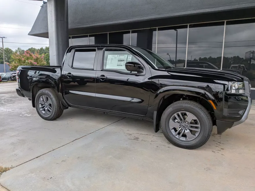 2025 Nissan Frontier SV photo 1