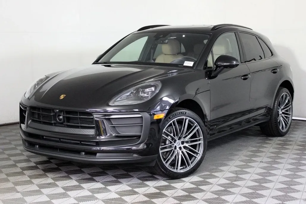 2025 Porsche Macan Base photo 1
