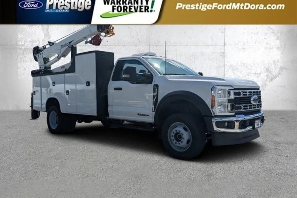 2024 Ford F-600 photo 1