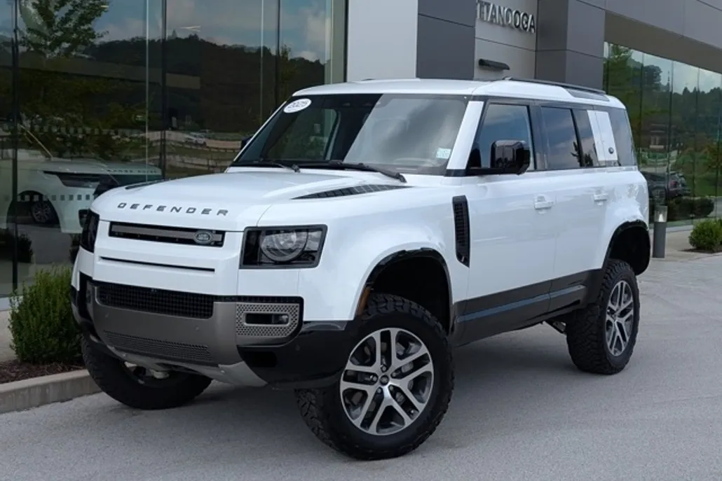 2025 Land Rover Defender 110 X-Dynamic SE photo 1