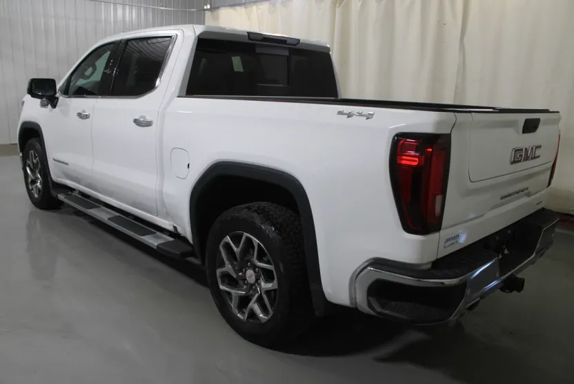 2024 Gmc Sierra 1500 SLT photo 1