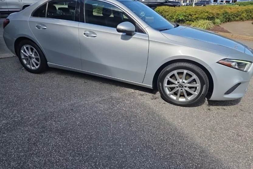 2021 Mercedes Benz A 220 4MATIC photo 1