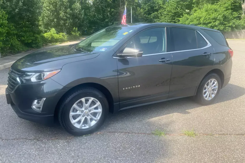 2019 Chevrolet Equinox LT photo 1