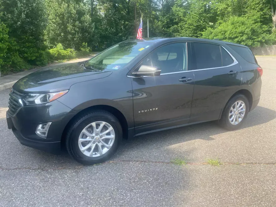 2019 Chevrolet Equinox LT photo 1