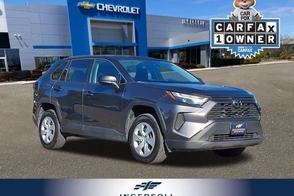 2024 Toyota RAV4 LE photo 1