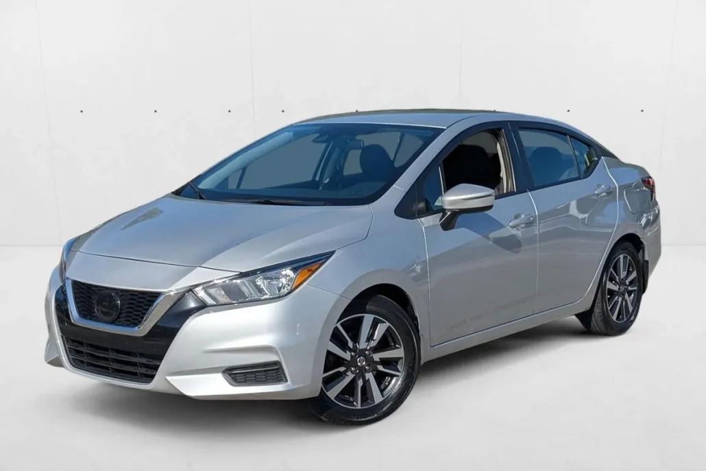 2021 Nissan Versa SV photo 1