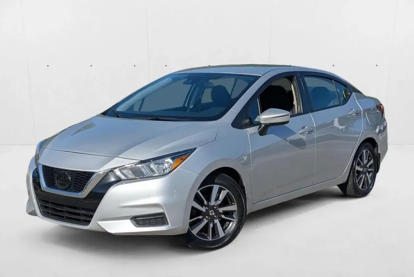 2021 Nissan Versa SV photo 1