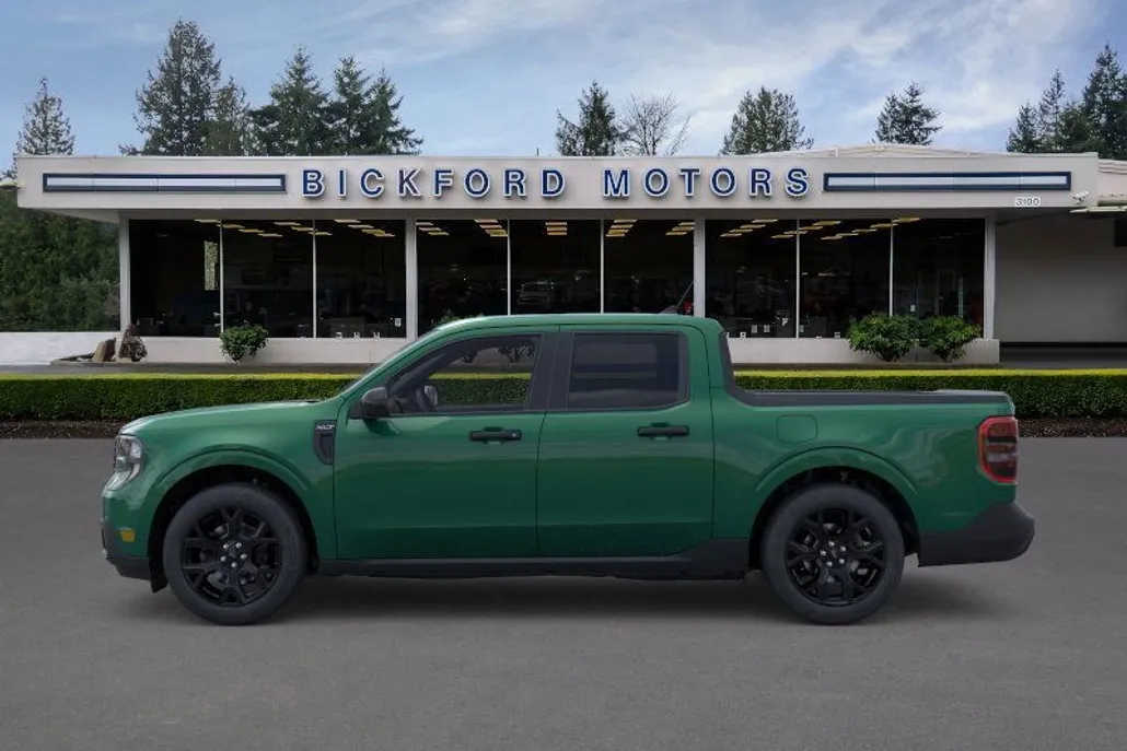 2025 Ford Maverick XLT photo 1