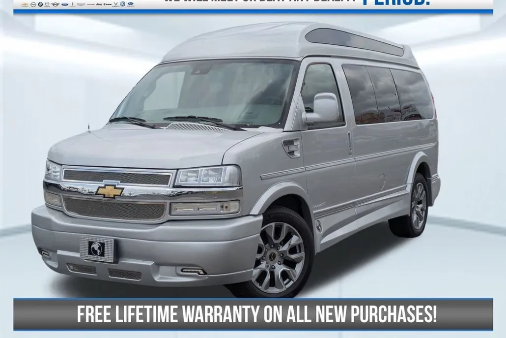 2024 Chevrolet Express Cargo 2500 photo 1