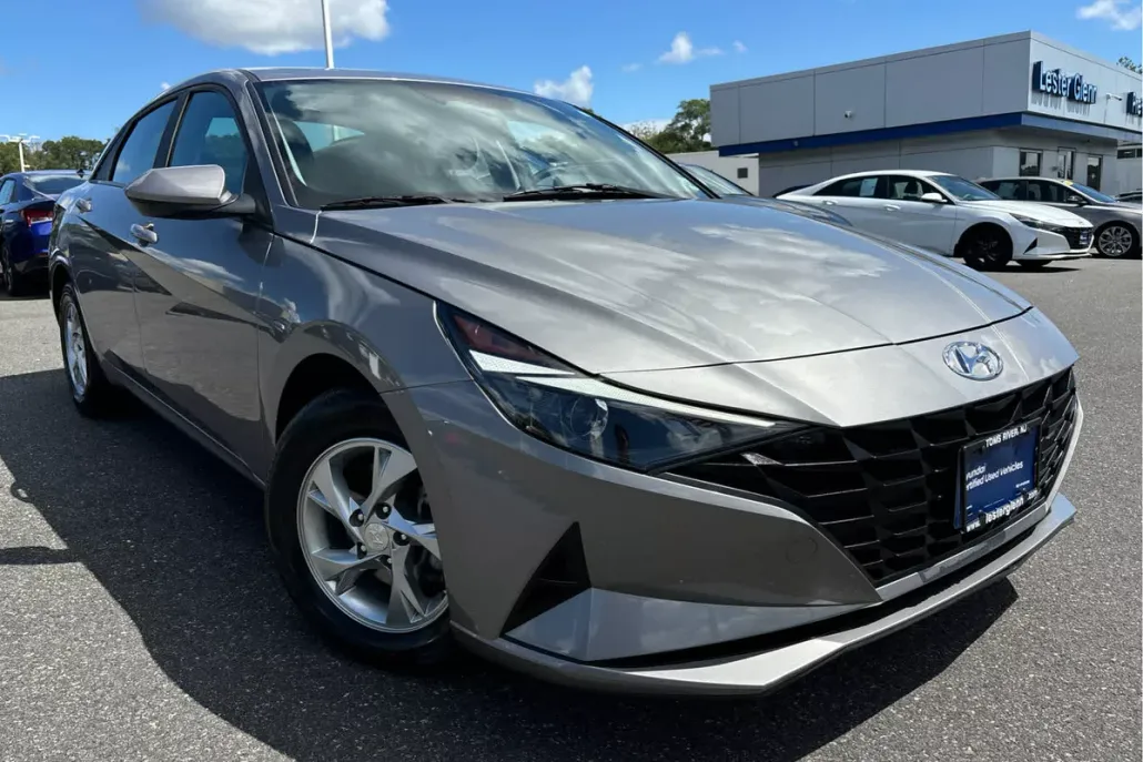 2023 Hyundai Elantra SE photo 1