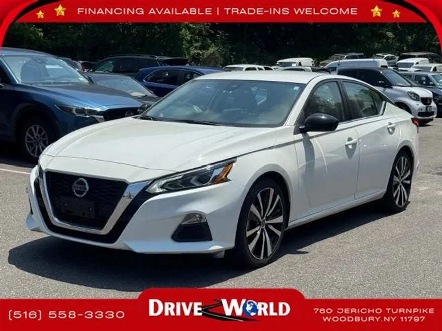 2022 Nissan Altima 2.5 SR photo 1