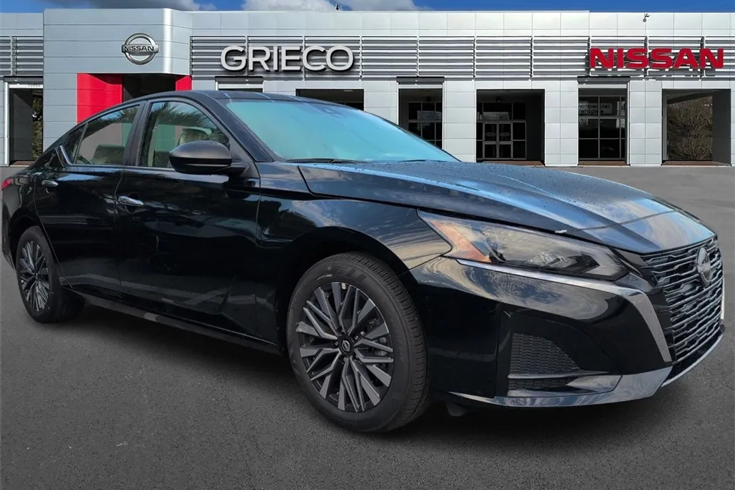 2025 Nissan Altima 2.5 SV photo 1