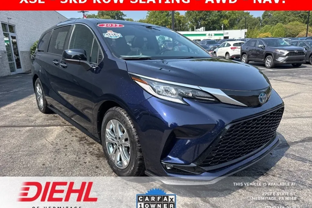 2022 Toyota Sienna XSE photo 1