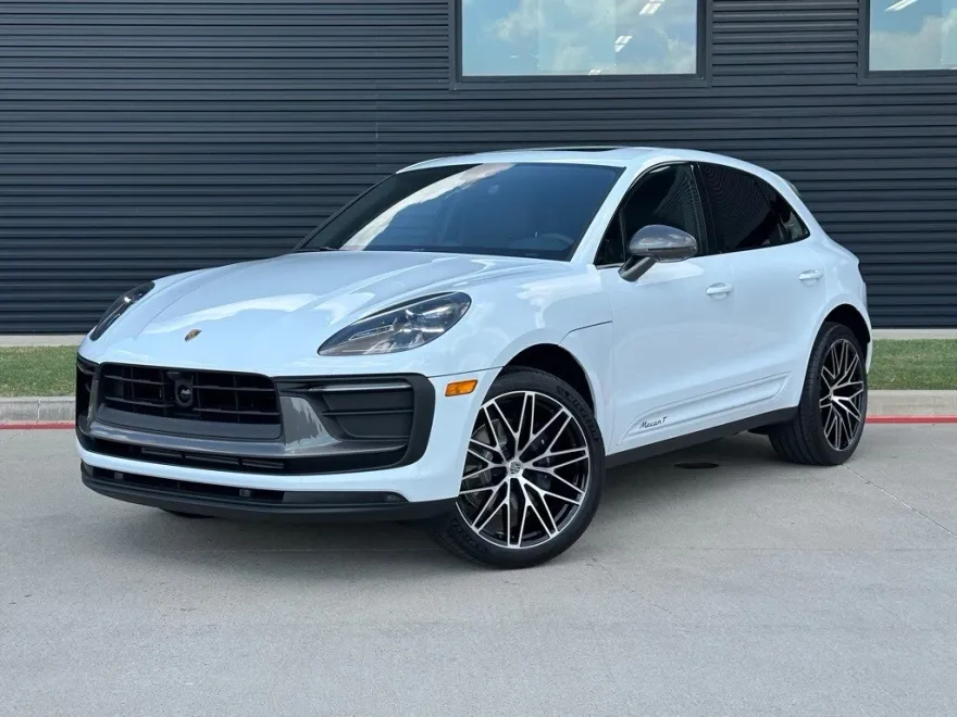 2026 Porsche Macan T photo 1