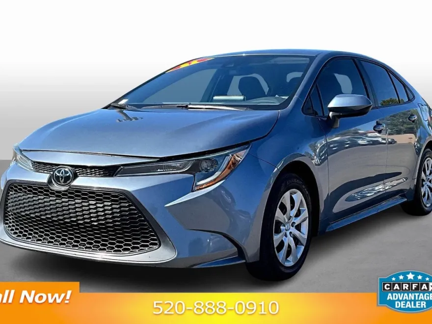 2021 Toyota Corolla LE photo 1