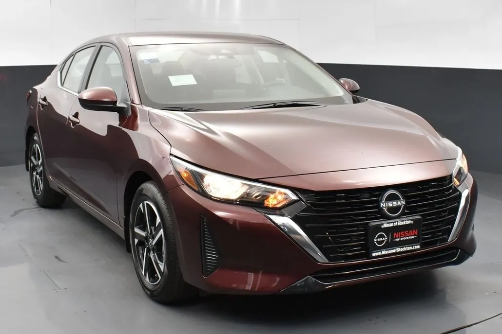2025 Nissan Sentra SV photo 1