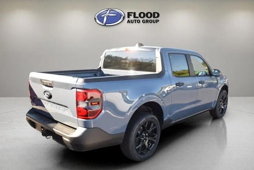 2025 Ford Maverick XLT photo 1
