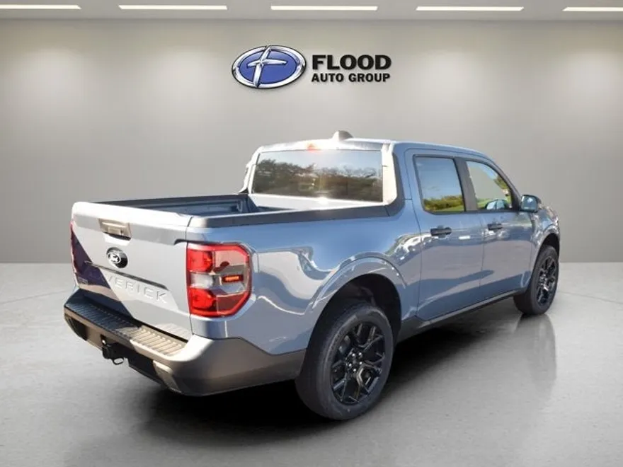 2025 Ford Maverick XLT photo 1