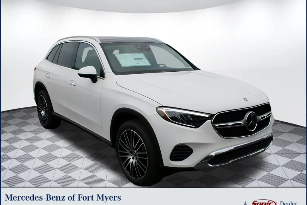 2025 Mercedes Benz GLC 300 photo 1