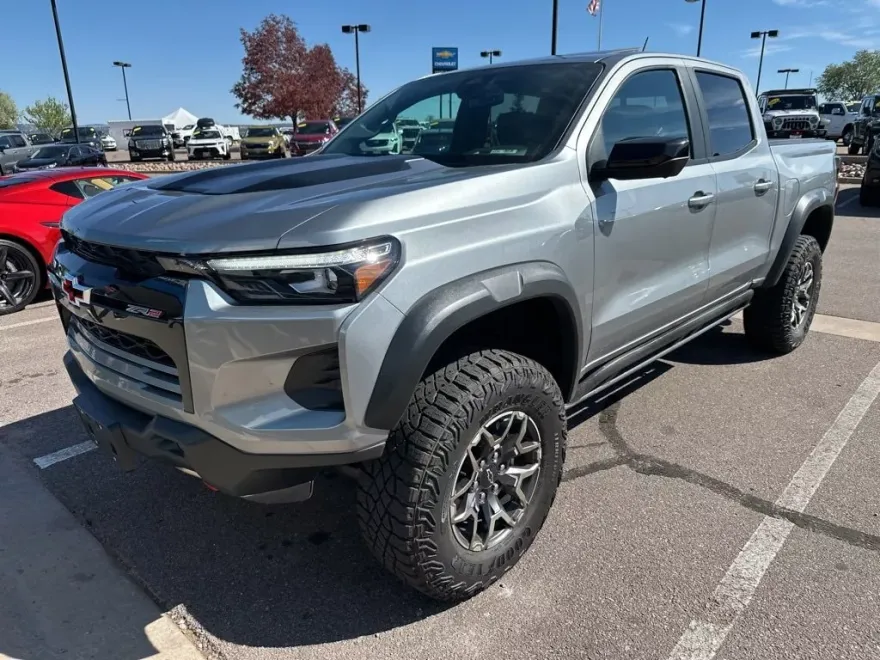 2023 Chevrolet Colorado ZR2 photo 1