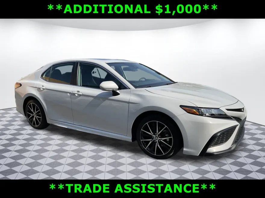 2024 Toyota Camry SE photo 1