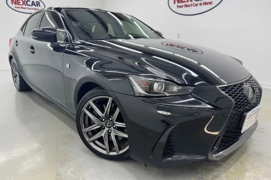 2018 Lexus IS 300 photo 1