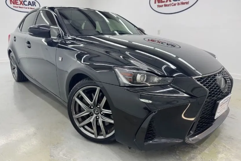 2018 Lexus IS 300 photo 1