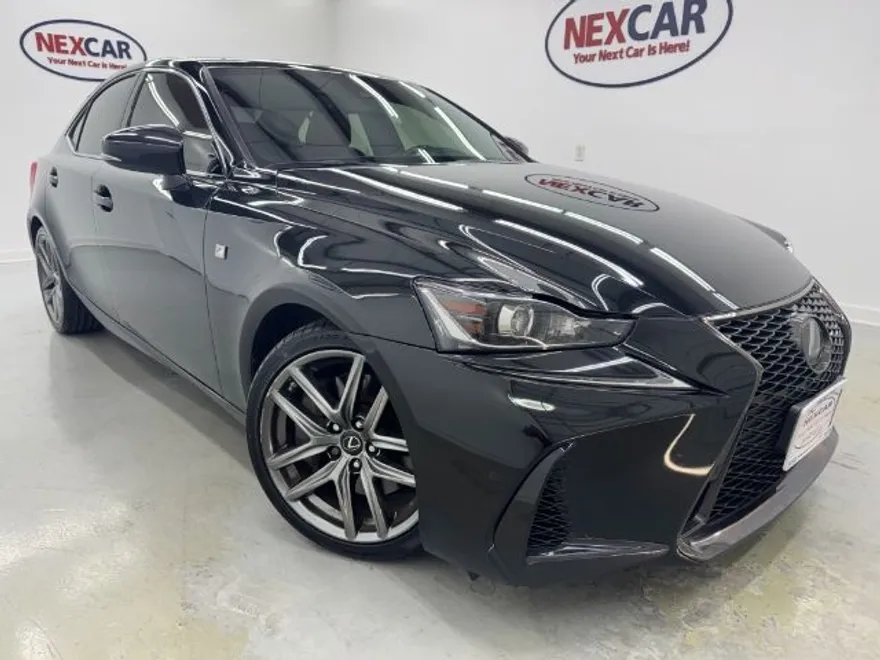 2018 Lexus IS 300 photo 1