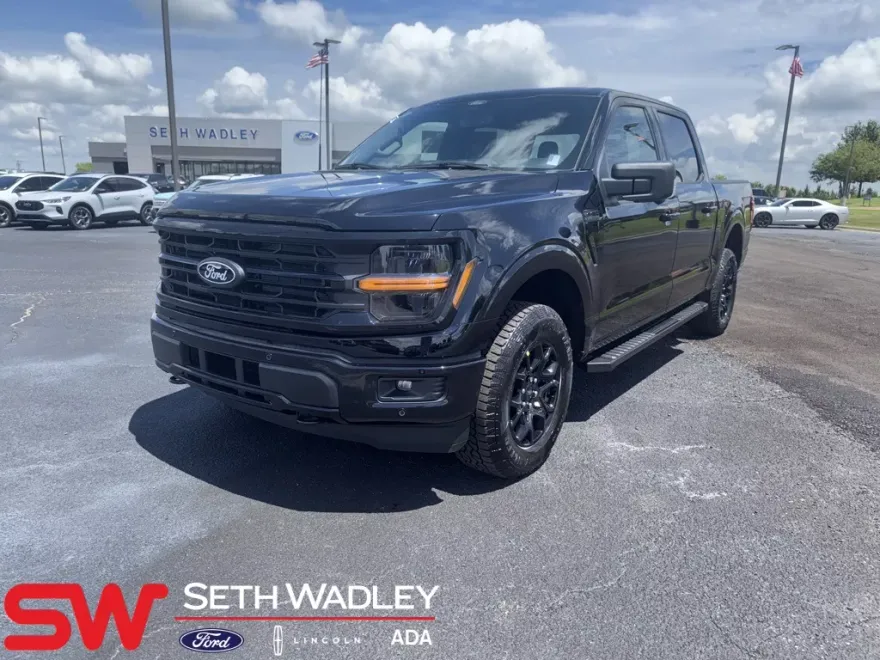 2025 Ford F-150 XLT photo 1