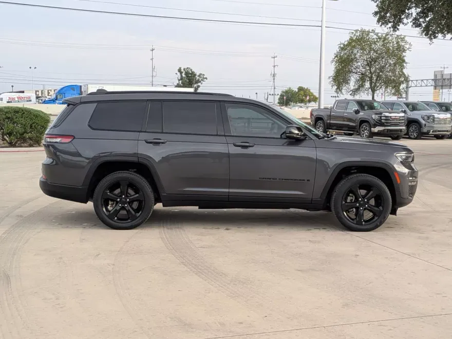2022 Jeep Grand Cherokee Limited photo 1
