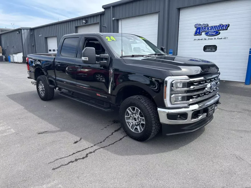2024 Ford F-350 Lariat photo 1