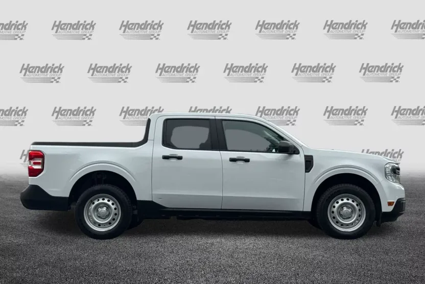 2022 Ford Maverick XL photo 1
