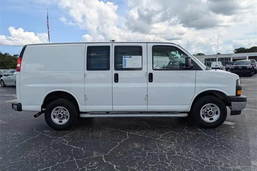 2024 Gmc Savana 2500 Cargo photo 1
