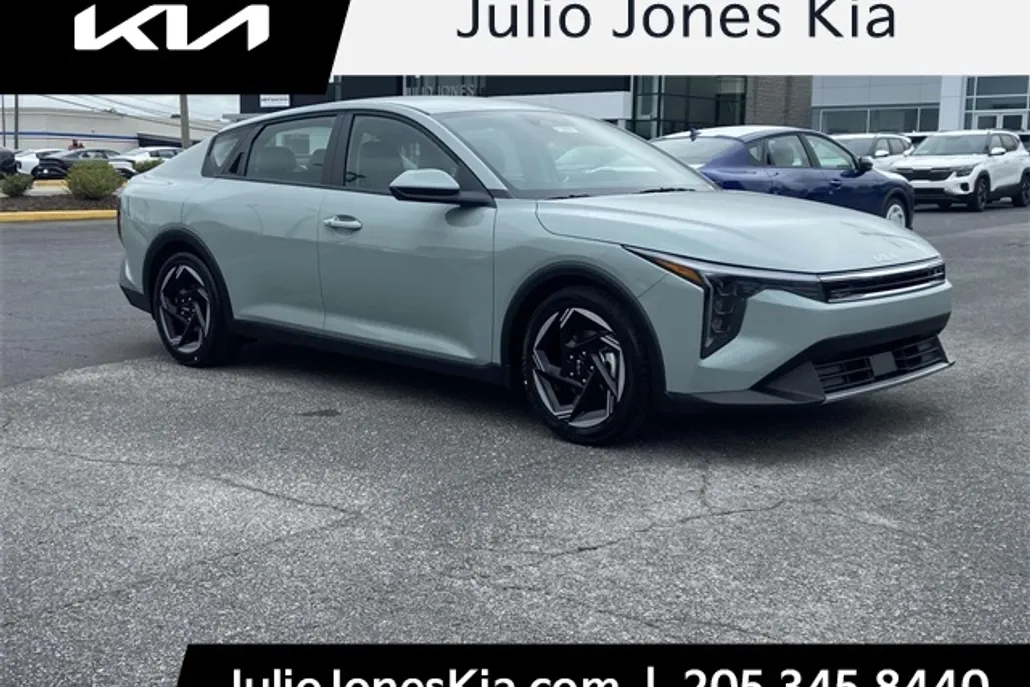 2025 Kia K4 EX photo 1