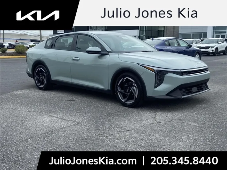 2025 Kia K4 EX photo 1