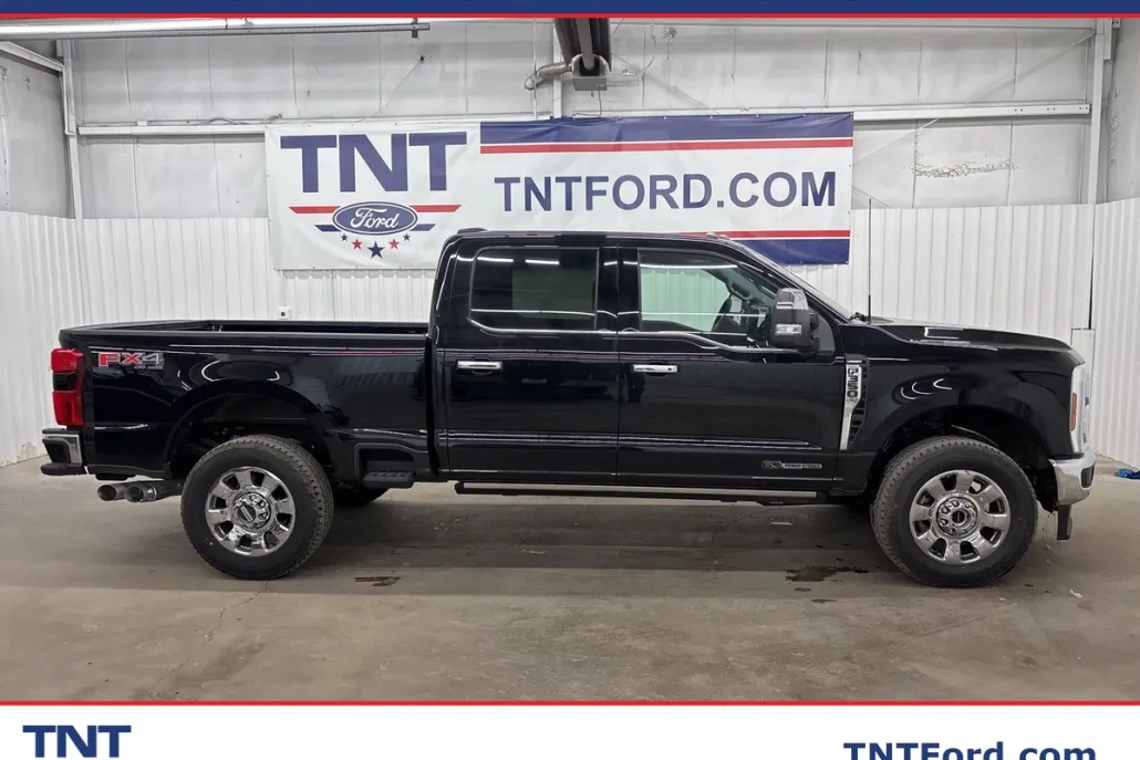 2025 Ford F-350 Lariat photo 1
