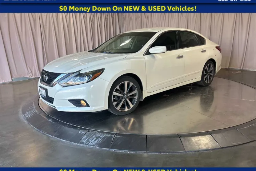 2017 Nissan Altima 2.5 SR photo 1