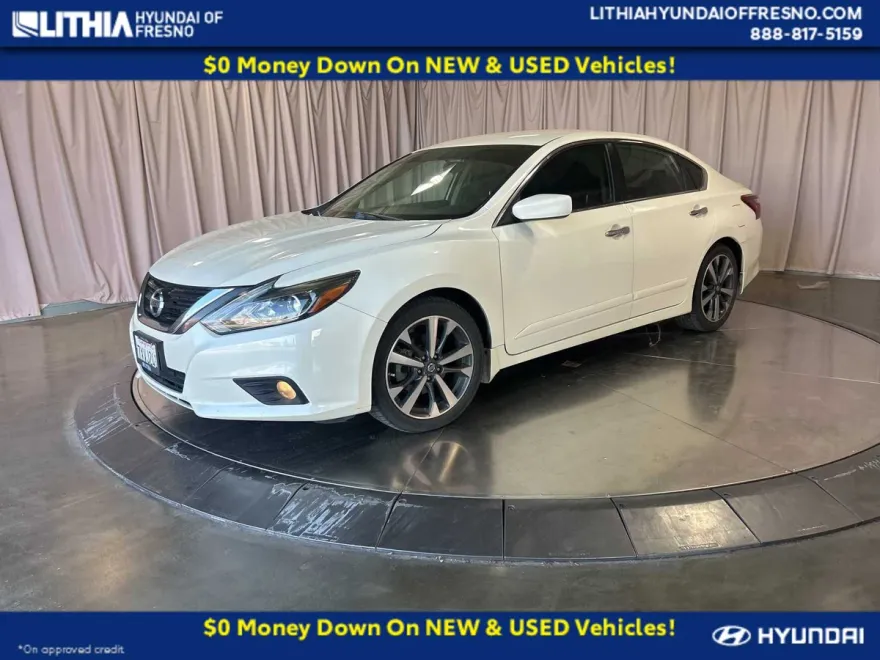 2017 Nissan Altima 2.5 SR photo 1