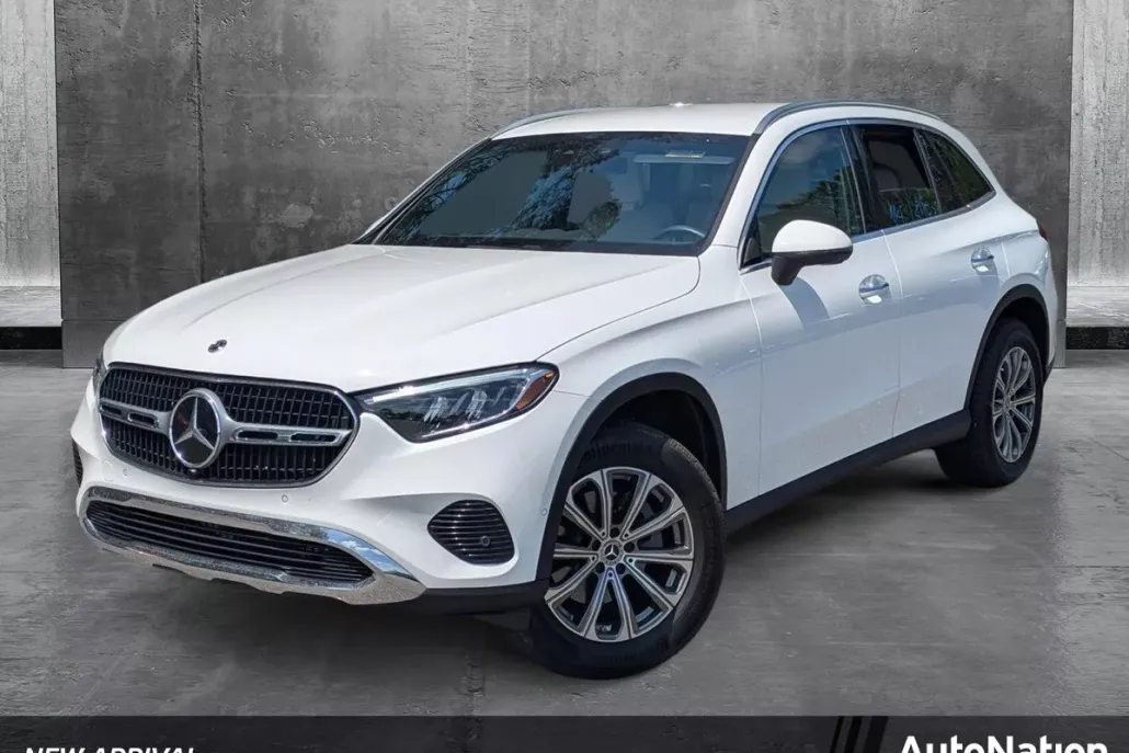 2023 Mercedes Benz GLC 300 photo 1