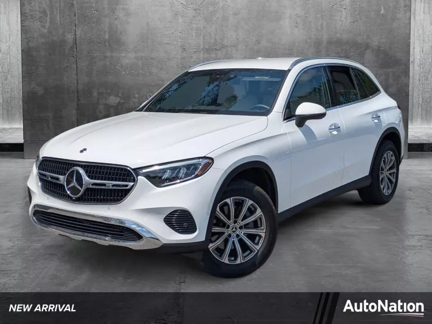 2023 Mercedes Benz GLC 300 photo 1